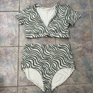 andie swimwear size large | bias stripe olive